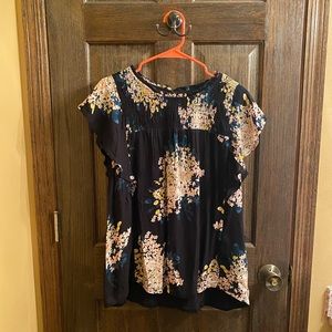 Maurice’s Floral black half sleeve tee in size XL.